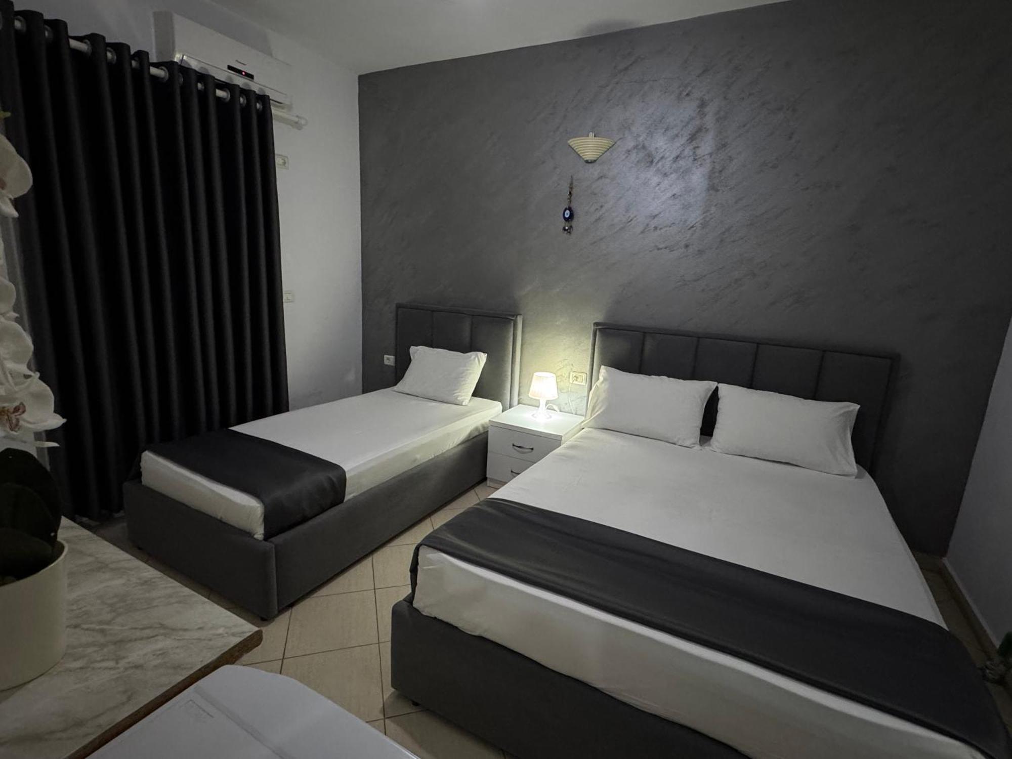 Hotel Two Mermaids Ksamil Eksteriør billede