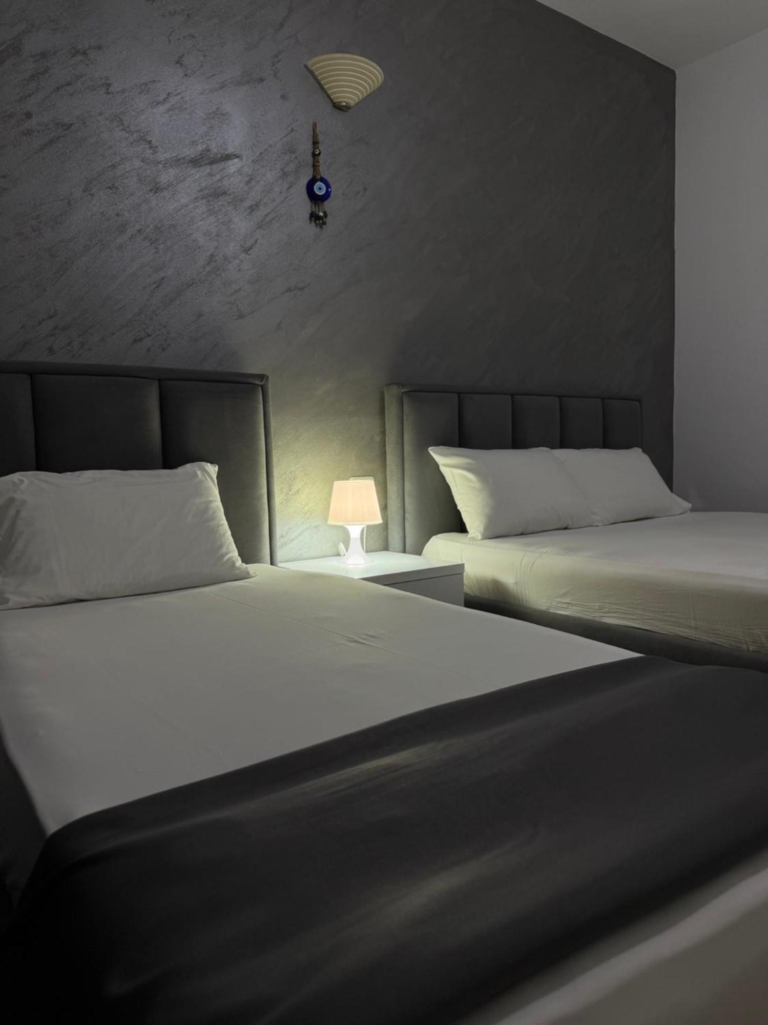 Hotel Two Mermaids Ksamil Eksteriør billede