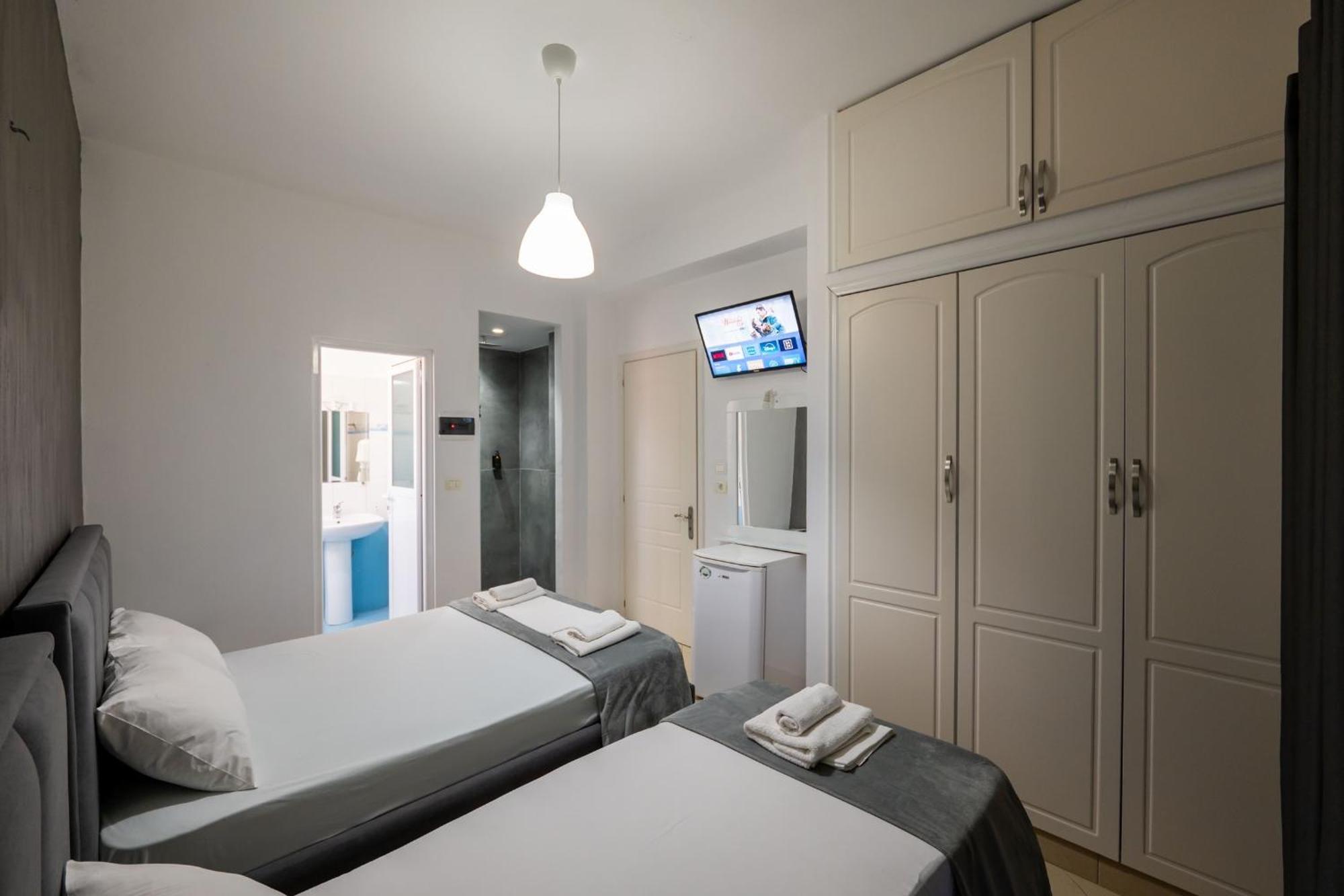 Hotel Two Mermaids Ksamil Eksteriør billede