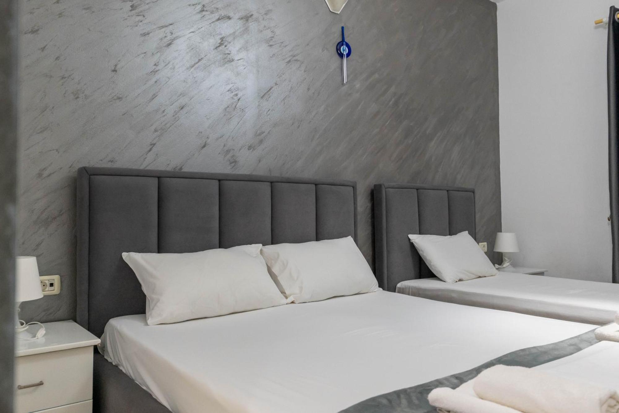Hotel Two Mermaids Ksamil Eksteriør billede