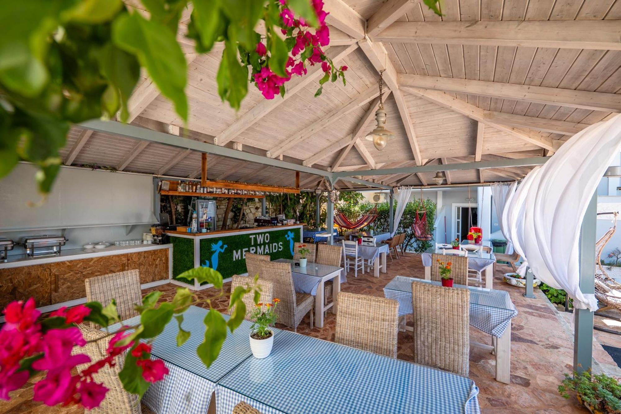 Hotel Two Mermaids Ksamil Eksteriør billede